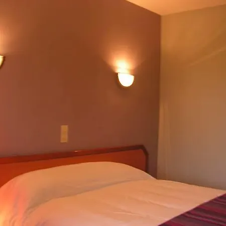 Le Bois Joli Hotel 2*
