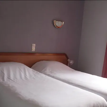 Le Bois Joli Hotel 2*
